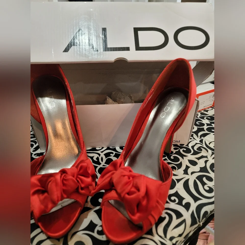 Aldo satin bow front heel , red - Picture 2 of 9
